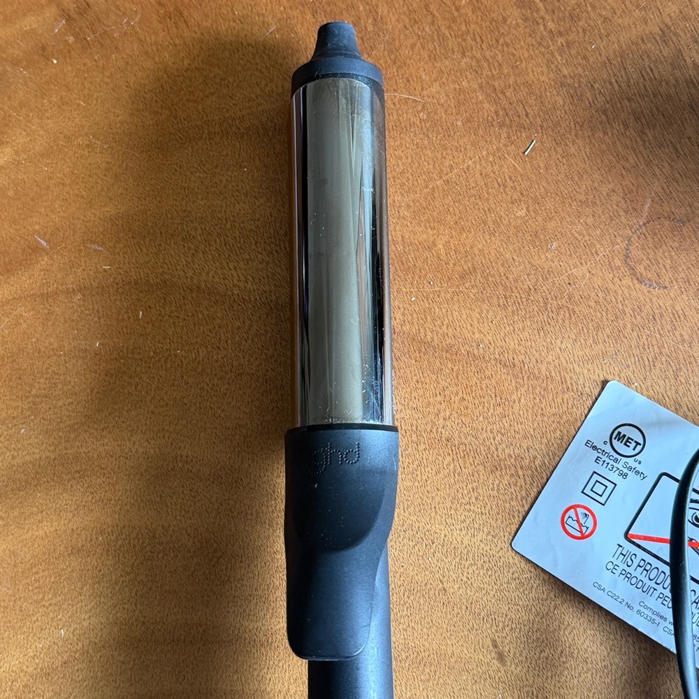 GHD Soft Curl 1.25” Curling Iron - Picture 5 of 6
